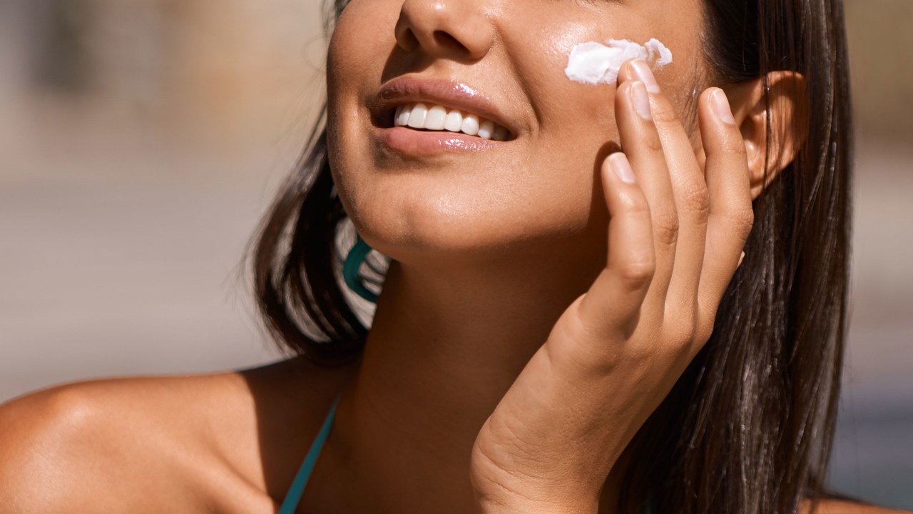 The 9 Best Moisturizers with SPF [Non Comedogenic]