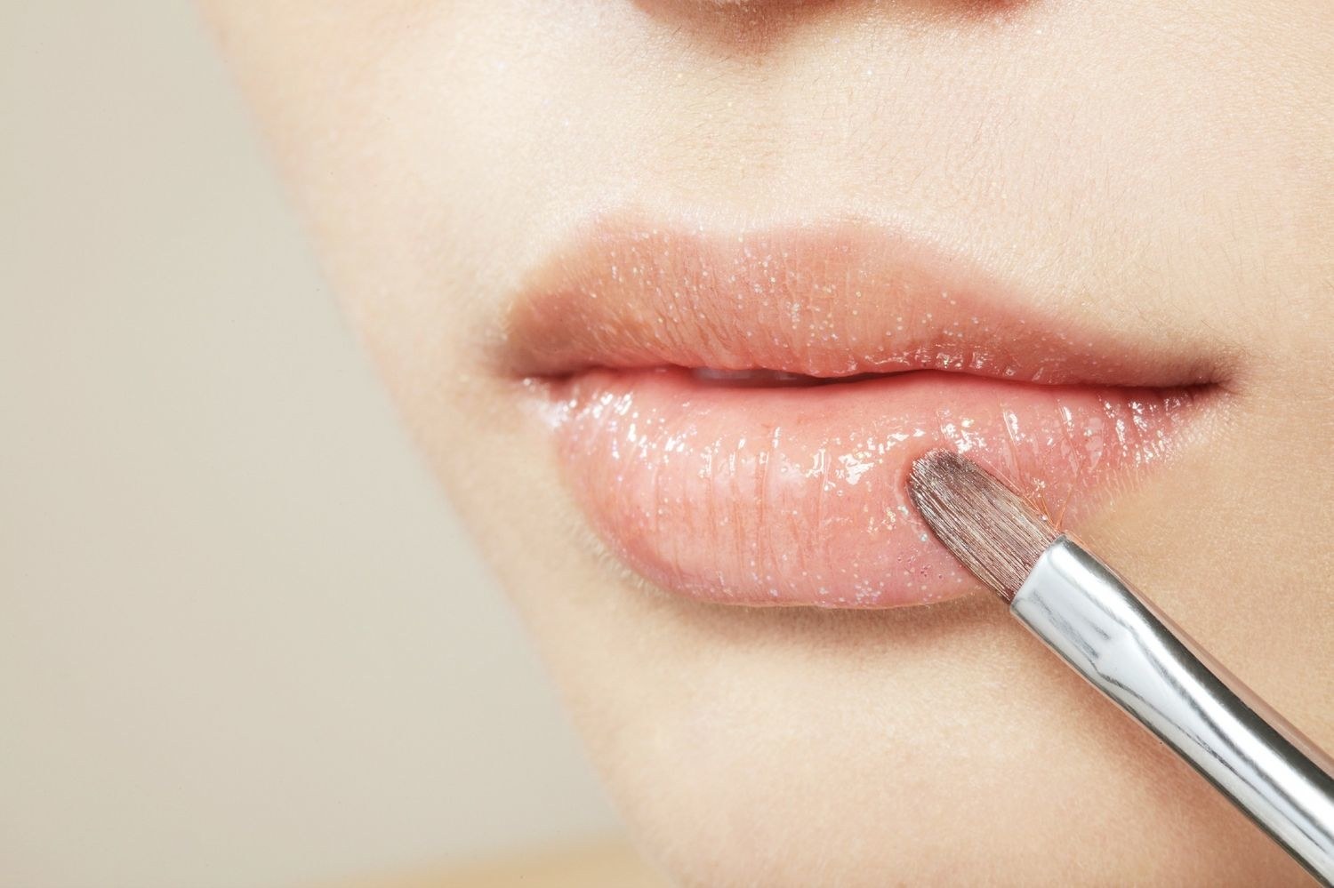 10 Best Drugstore Lip Plumper Glosses Review